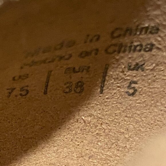 Aldo Hillers Suede 2" Block Heel Pointed Toe Pump Sz 7.5 Tan/Nude/Beige 320F - Picture 8 of 8